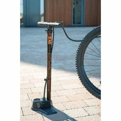 SKS Air-X-Plorer Digi 10.0 Standpumpe -Fahrradbeleuchtung importe magasin sks air x plorer digi 10 0 fahrrad standpumpe 2022 311747 g